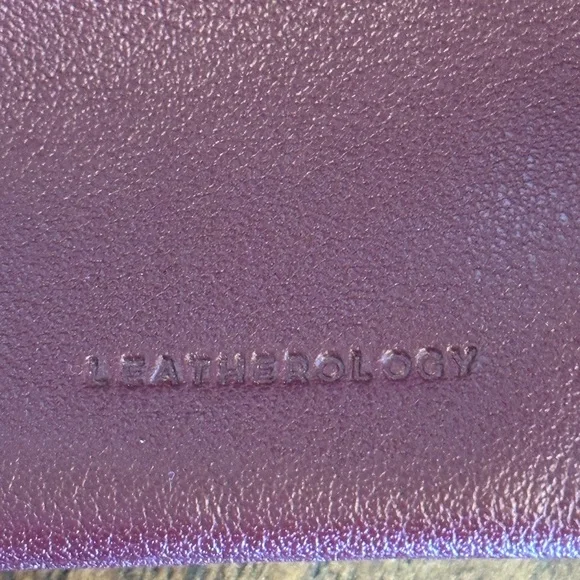 Leatherology | Aleena Soft Zippered Tote in Bordeaux - Full Grain Leather - Picture 9 of 16